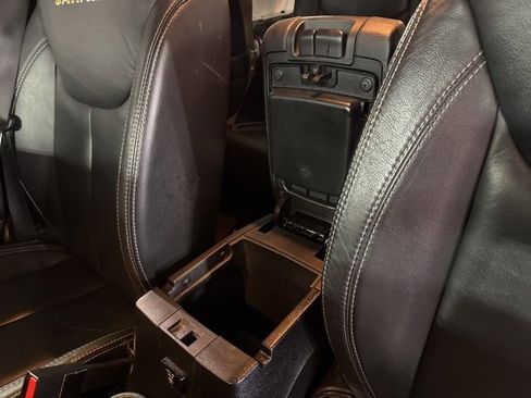 Used 2015 Jeep Wrangler Unlimited Sahara image 21