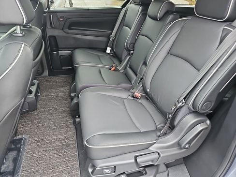 New 2026 Honda Odyssey Touring image 15