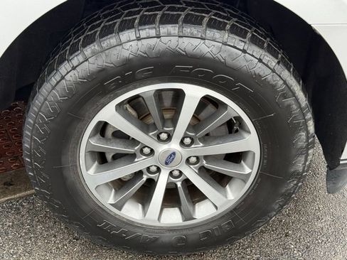 Used 2019 Ford Expedition XLT image 8