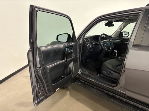 Used 2021 Toyota 4Runner TRD Off-Road Premium AWD/4WD image 9