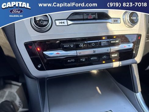 New 2024 Ford Explorer XLT w/ Equipment Group 202A image 29