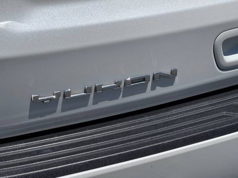 Used 2024 GMC Yukon XL Denali w/ Advanced Technology Package AWD/4WD image 36