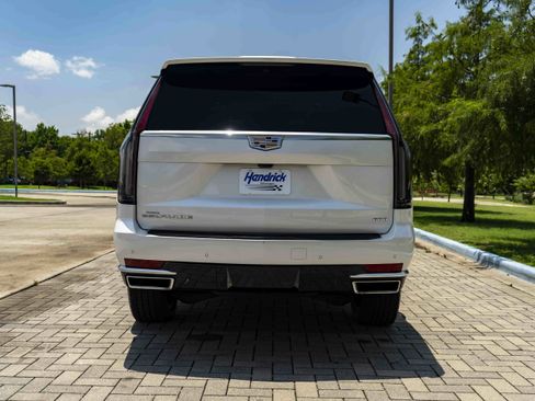 Used 2024 Cadillac Escalade Premium Luxury Platinum w/ LPO, Floor Liner Package AWD/4WD image 7