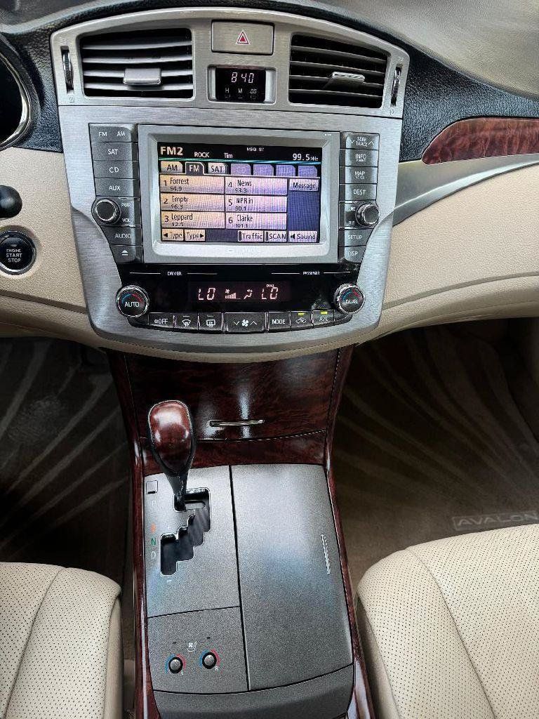 Used 2011 Toyota Avalon Limited FWD image 32