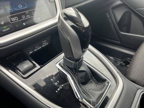 Used 2025 Subaru Outback Premium image 16