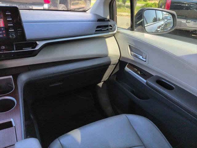 Certified 2021 Toyota Sienna XLE FWD image 17