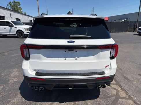 Used 2025 Ford Explorer ST AWD/4WD image 11