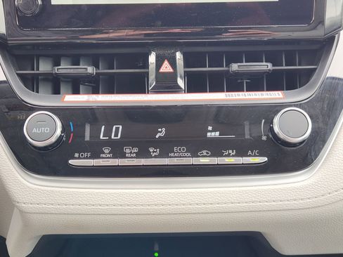Used 2026 Toyota Corolla Cross LE w/ Moonroof Package FWD image 22