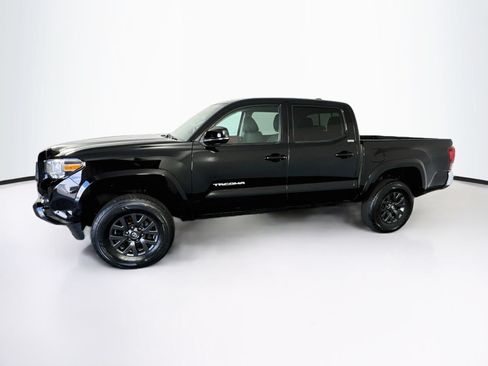 Certified 2023 Toyota Tacoma SR5 AWD/4WD image 4