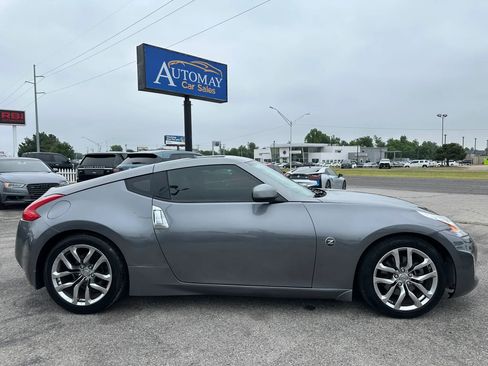 Used 2014 Nissan 370Z Coupe RWD image 25