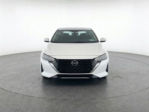 Used 2025 Nissan Sentra SV FWD image 2