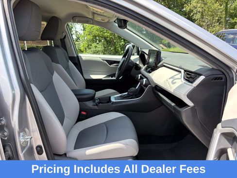 Used 2021 Toyota RAV4 XLE AWD/4WD image 28