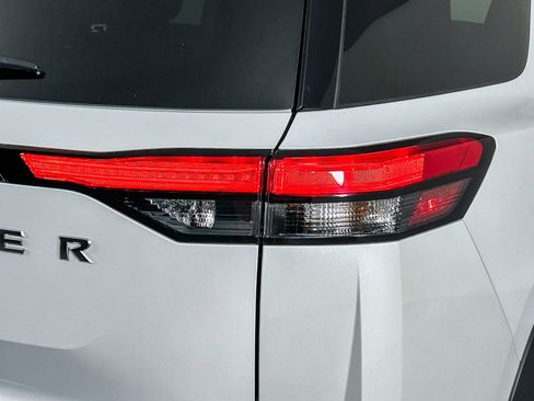 Certified 2025 Nissan Pathfinder SV w/ SV Premium Package image 9