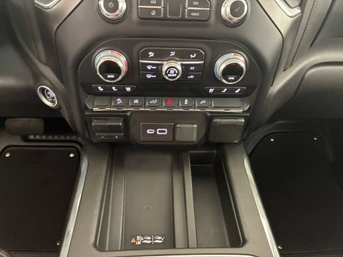 Used 2021 GMC Sierra 1500 AT4 w/ AT4 Preferred Package AWD/4WD image 21