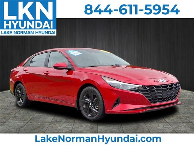Certified 2023 Hyundai Elantra SEL image 1