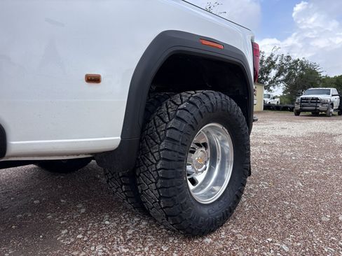 Used 2021 GMC Sierra 3500 Denali w/ Denali Ultimate Package AWD/4WD image 10