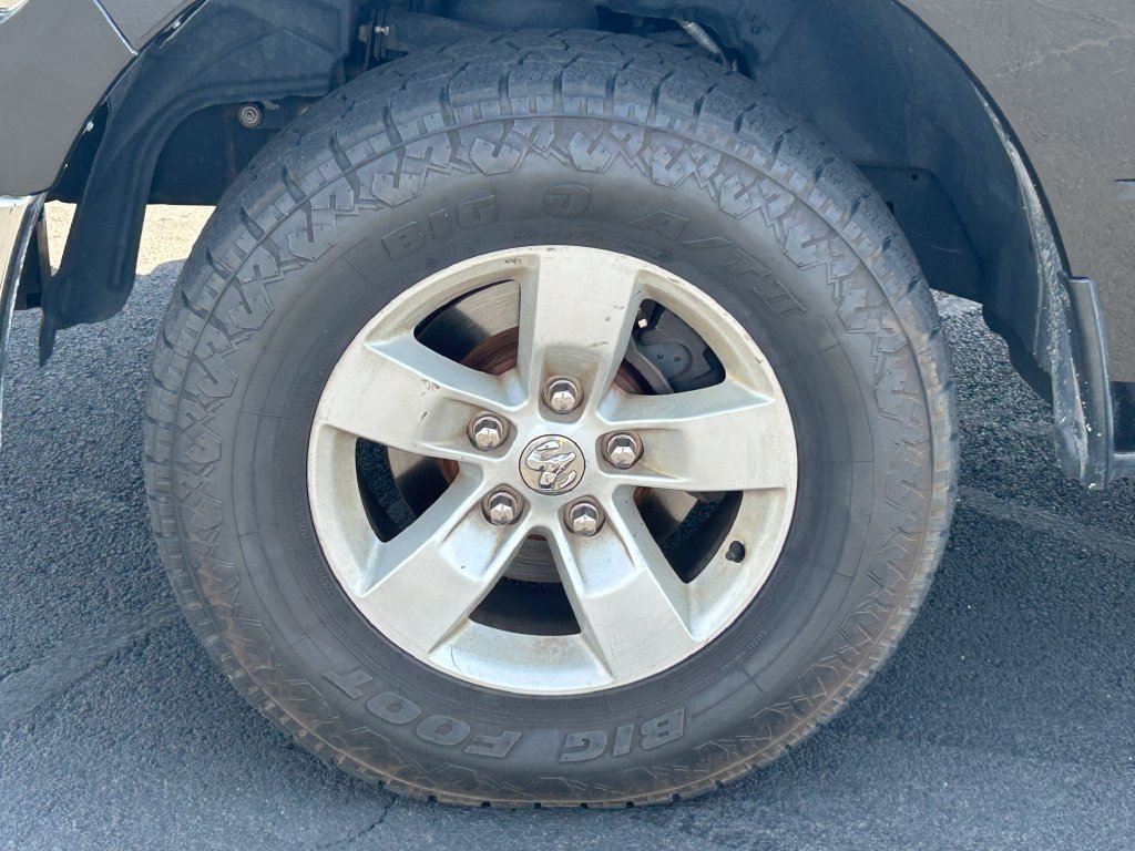Used 2017 RAM 1500 Classic SLT AWD/4WD image 12