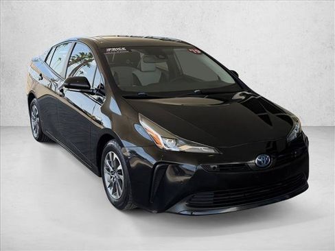 Used 2019 Toyota Prius Limited w/ Premium Convenience Package FWD image 5