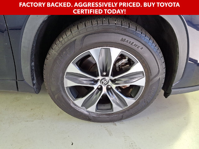 Certified 2020 Toyota Highlander XLE FWD image 9