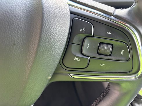 Used 2025 Buick Envista Avenir FWD image 15