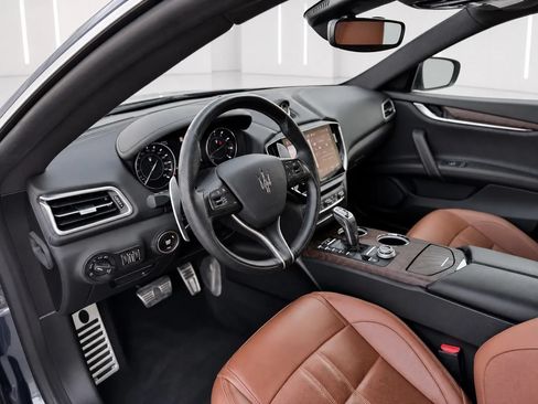 Used 2022 Maserati Ghibli Modena Q4 AWD/4WD image 11