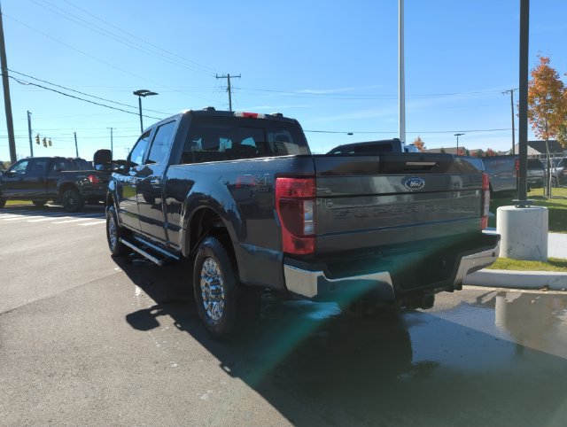 Used 2020 Ford F350 Lariat w/ Lariat Ultimate Package AWD/4WD image 3