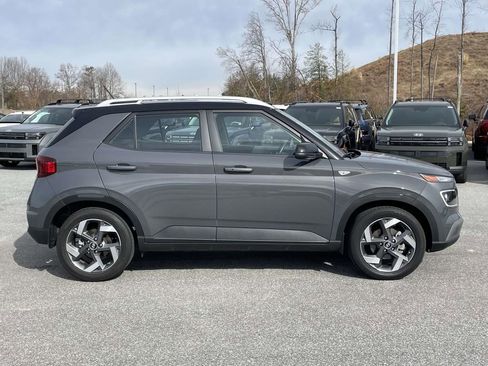 Certified 2024 Hyundai Venue Limited image 29