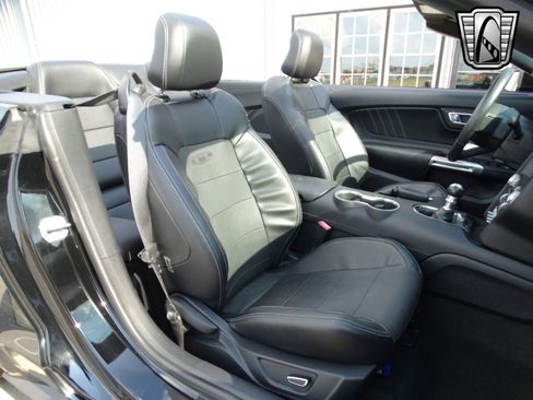 Used 2015 Ford Mustang GT Premium image 27