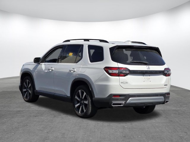 Used 2023 Honda Pilot Touring image 5