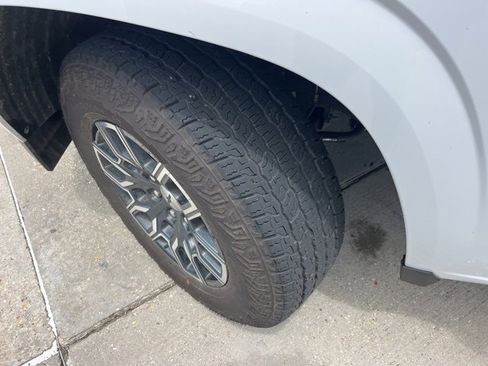 Used 2024 Chevrolet Colorado Z71 w/ Advanced Trailering Package image 33