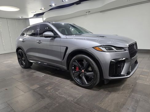 Used 2023 Jaguar F-PACE SVR image 26