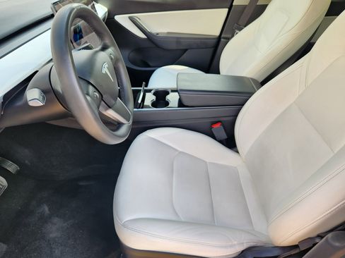 Used 2020 Tesla Model Y Long Range image 12