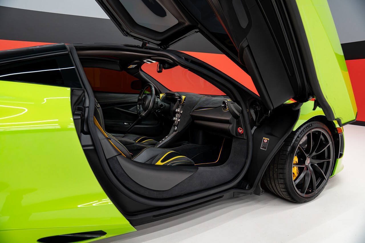 Used 2018 McLaren 720S Performance RWD image 64