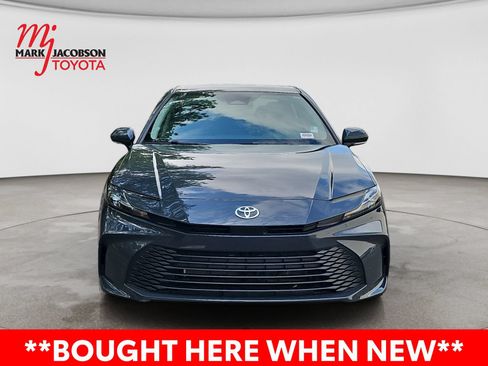 Used 2025 Toyota Camry LE w/ Convenience Package FWD image 3