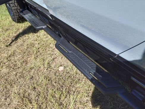 New 2025 GMC Hummer EV 3X w/ Battery Pack, 24 Module Pack image 18