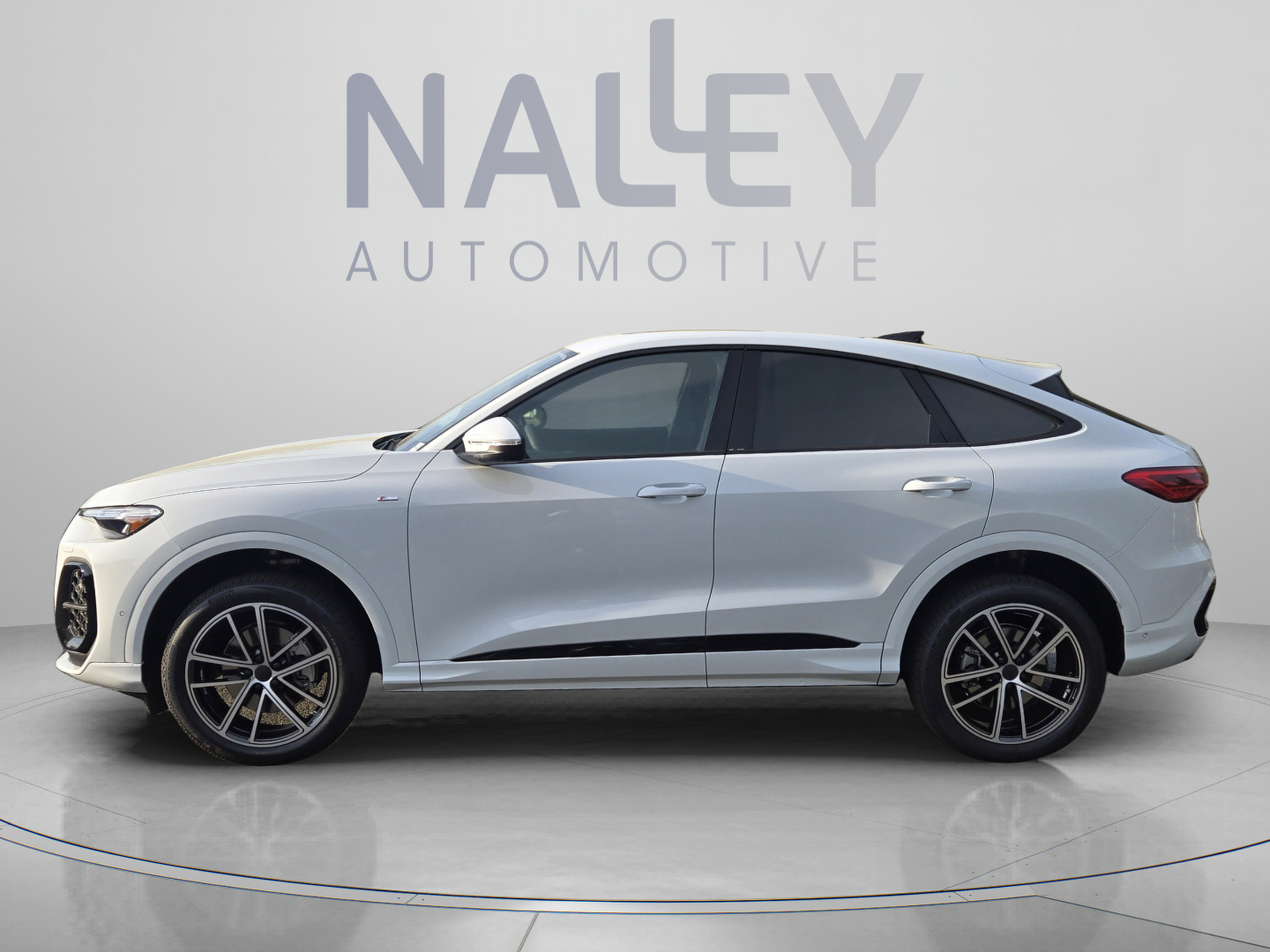 New 2026 Audi Q5 Premium Plus AWD/4WD image 2