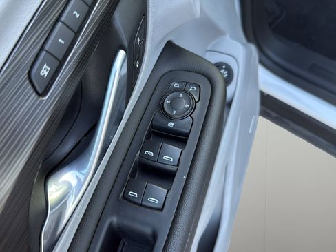 Used 2020 GMC Terrain SLT w/ Preferred Package FWD image 11