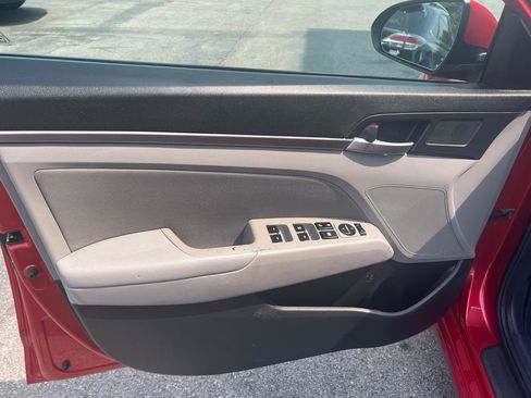 Used 2020 Hyundai Elantra SEL FWD image 11