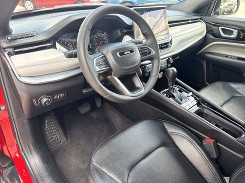 Used 2025 Jeep Compass Limited AWD/4WD image 17