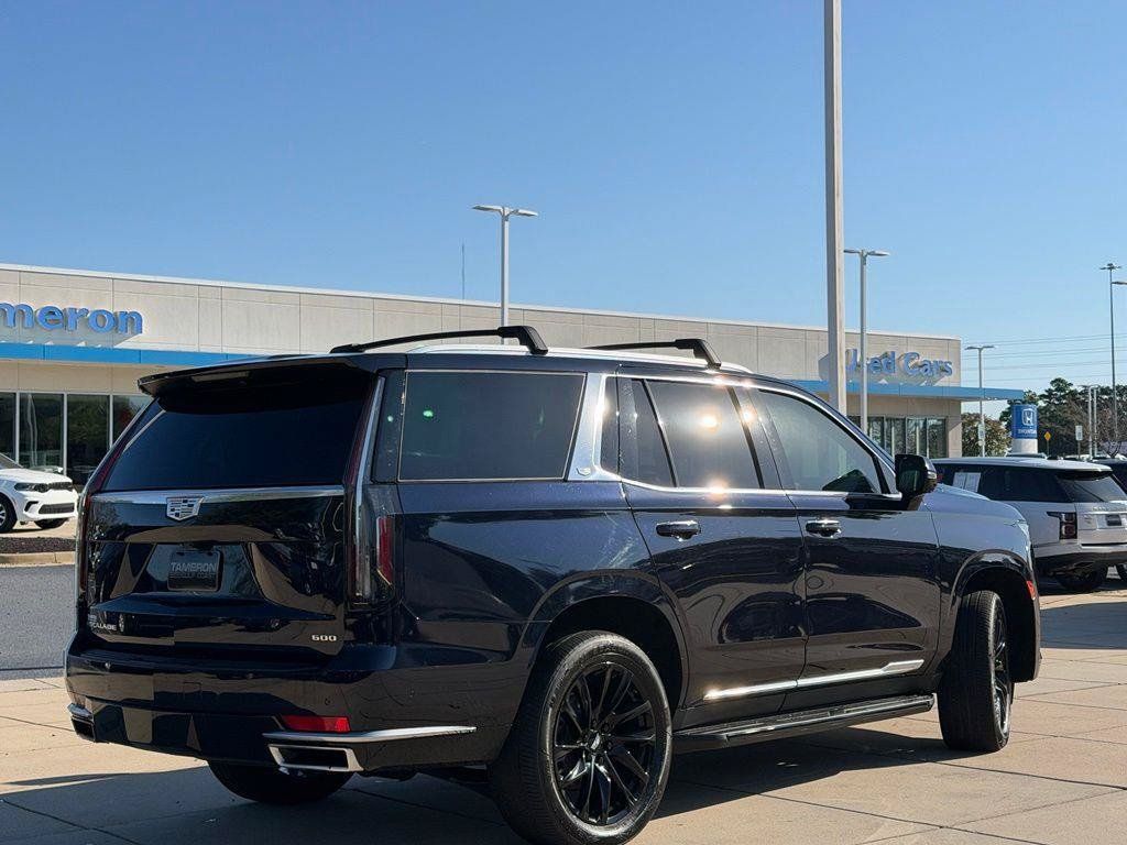 Used 2021 Cadillac Escalade Premium Luxury AWD/4WD image 5