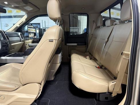 Used 2018 Ford F350 Lariat w/ Chrome Package image 27