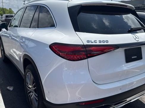 Used 2025 Mercedes-Benz GLC 300 4MATIC image 6
