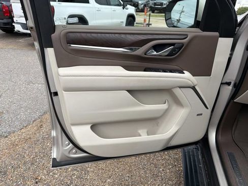 Used 2023 GMC Yukon XL Denali w/ Denali Reserve Package RWD image 25