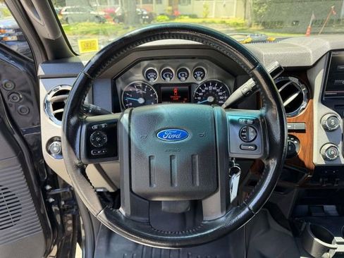 Used 2013 Ford F250 Lariat w/ Lariat Interior Pkg AWD/4WD image 30