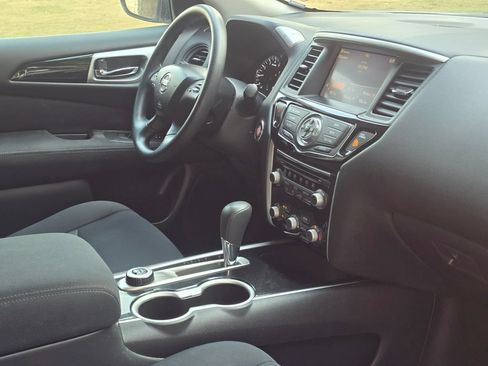 Used 2017 Nissan Pathfinder S AWD/4WD image 12