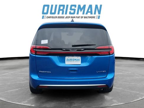New 2027 Chrysler Pacifica Limited FWD image 5