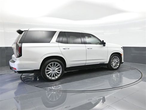 Used 2023 Cadillac Escalade Premium Luxury w/ Performance Package image 15
