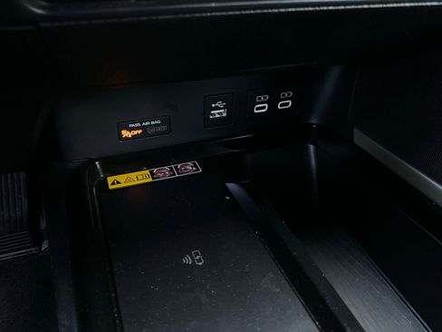 Used 2025 Toyota Camry LE image 23