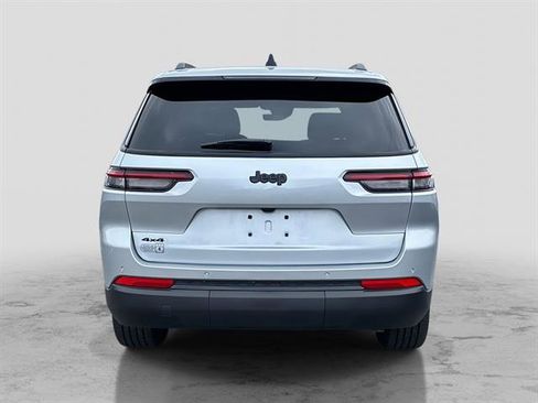 Used 2025 Jeep Grand Cherokee L Altitude image 6