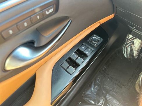 Used 2024 Lexus ES 350 w/ Premium Package FWD image 27